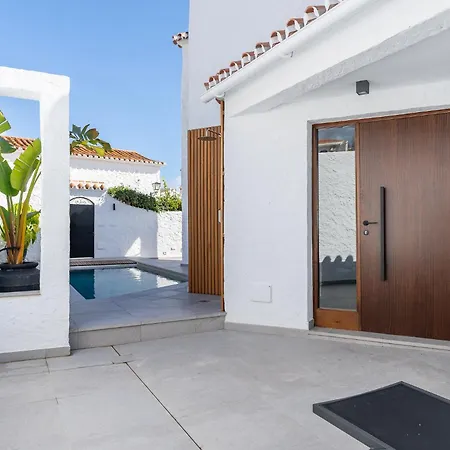 Luxury House With Private Heated Pool In Nerja! 네르하